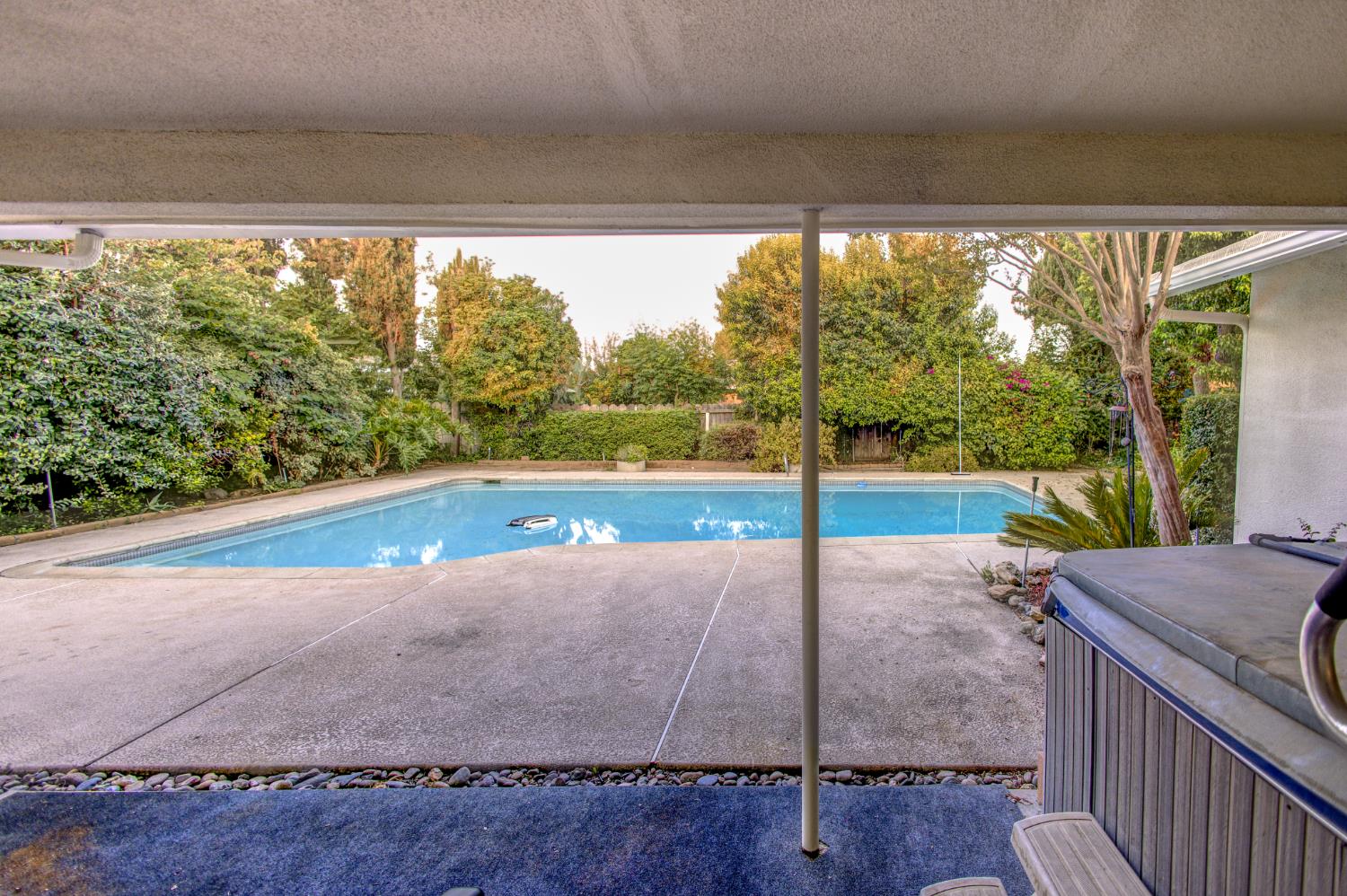 6461 N Anna St, Fresno, CA 93710