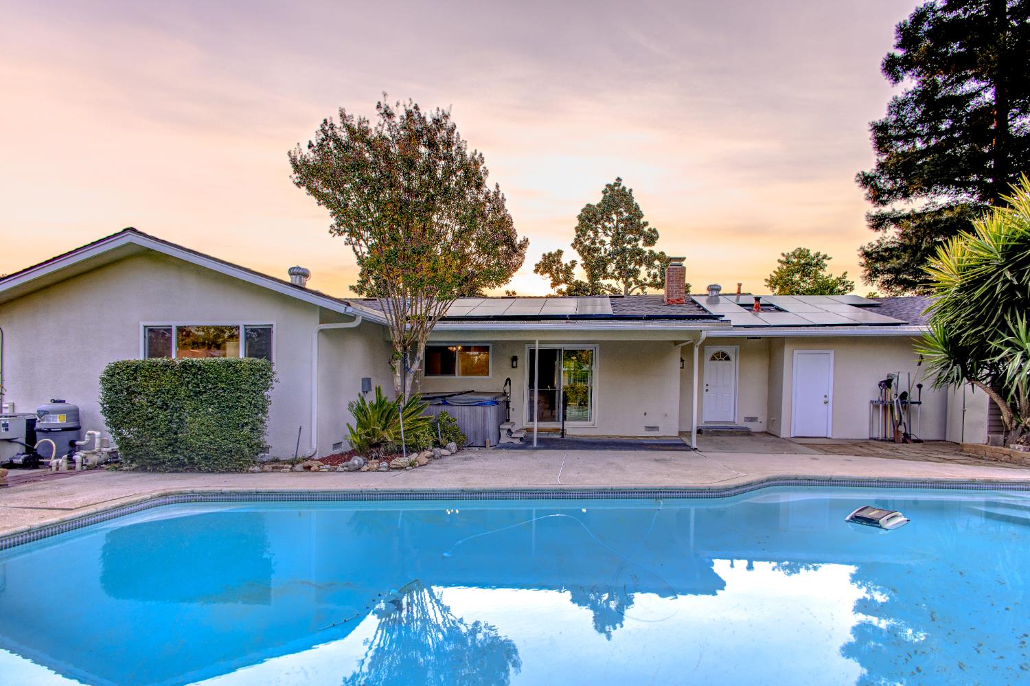 6461 N Anna St, Fresno, CA 93710