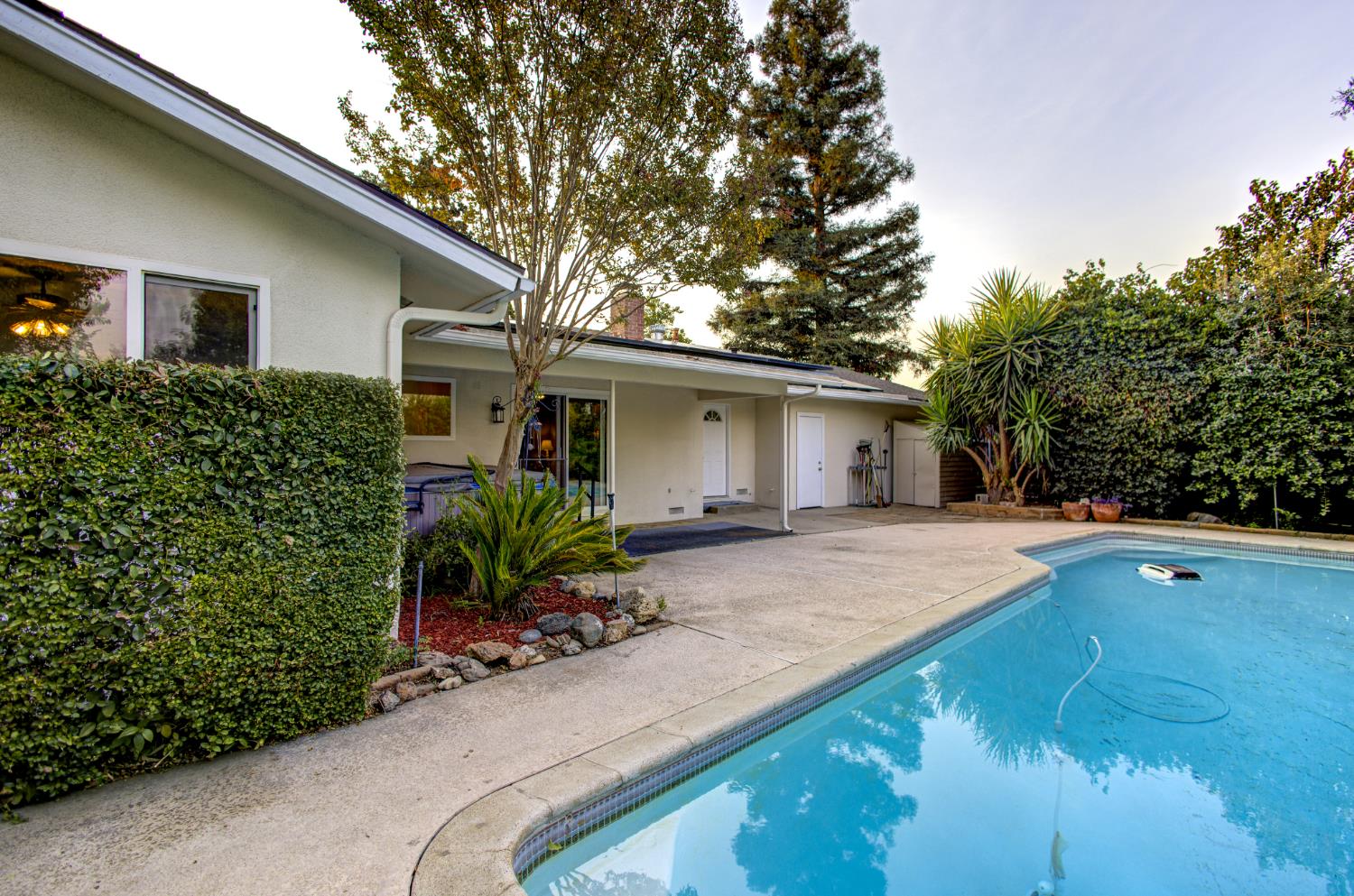 6461 N Anna St, Fresno, CA 93710