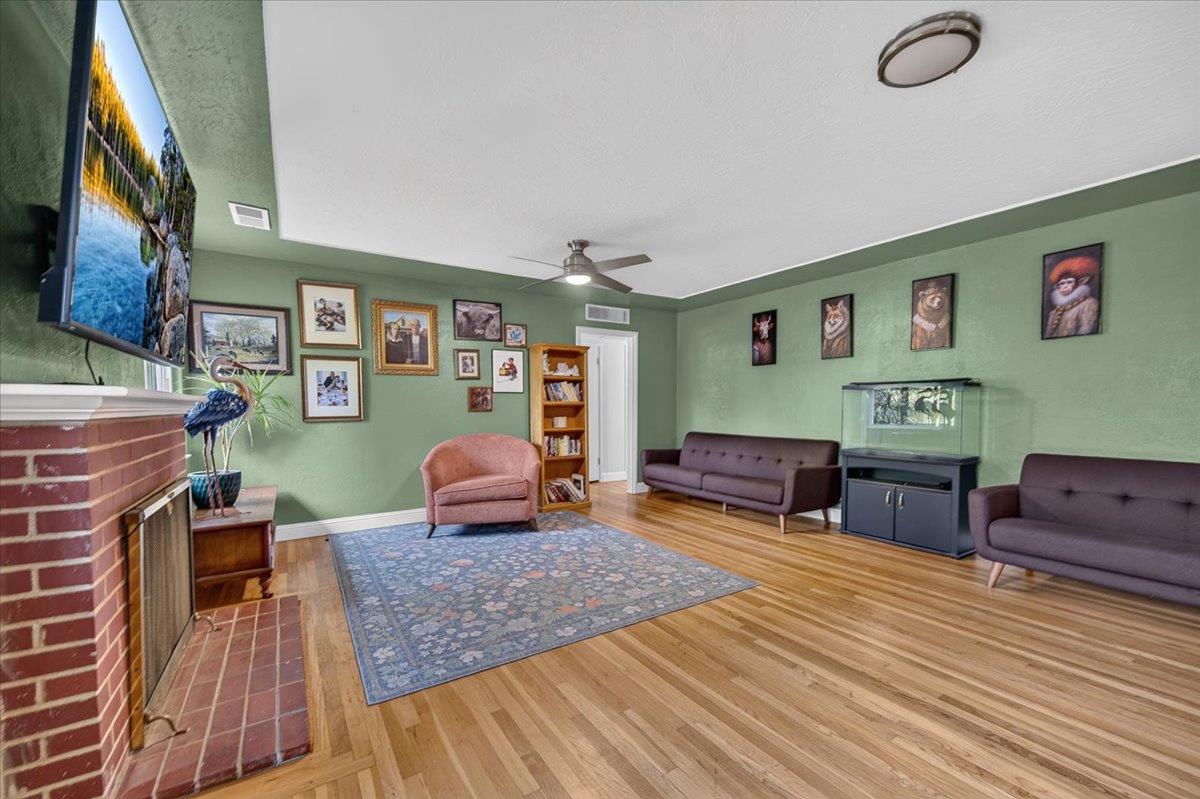 226 W Gettysburg, Fresno, CA 93705
