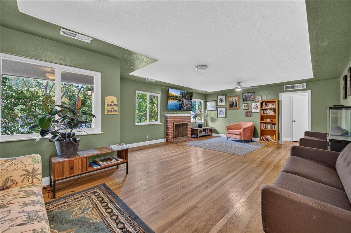 226 W Gettysburg, Fresno, CA 93705