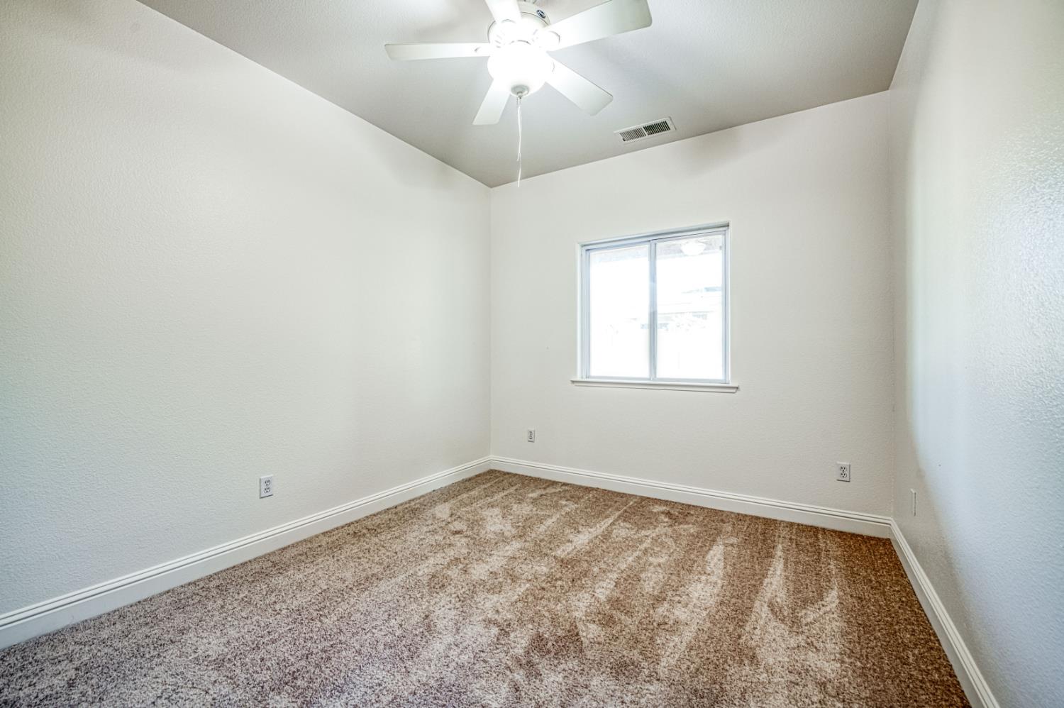 5928 W Rialto Ave, Fresno, CA 93722