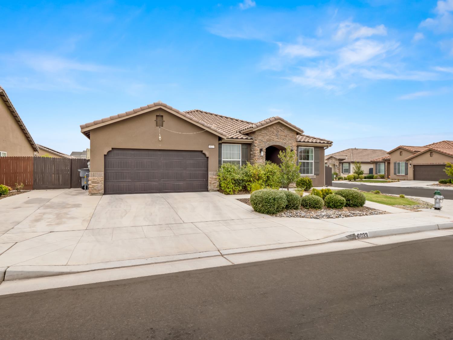 6033 E Kerckhoff Ave, Fresno, CA 93727