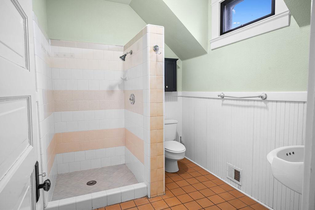 209 N Diana St, Fresno, CA 93701