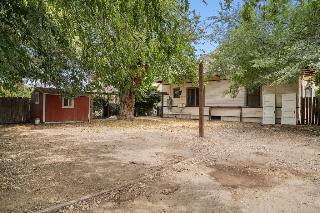 209 N Diana St, Fresno, CA 93701