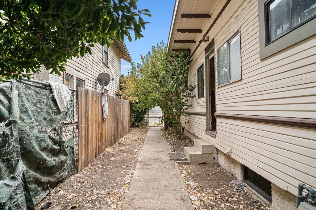 209 N Diana St, Fresno, CA 93701
