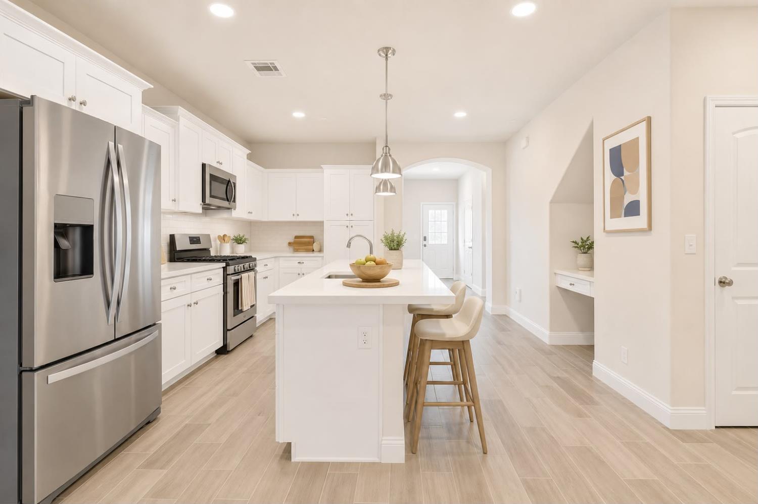 2715 Las Rosas Ave, Clovis, CA 93619
