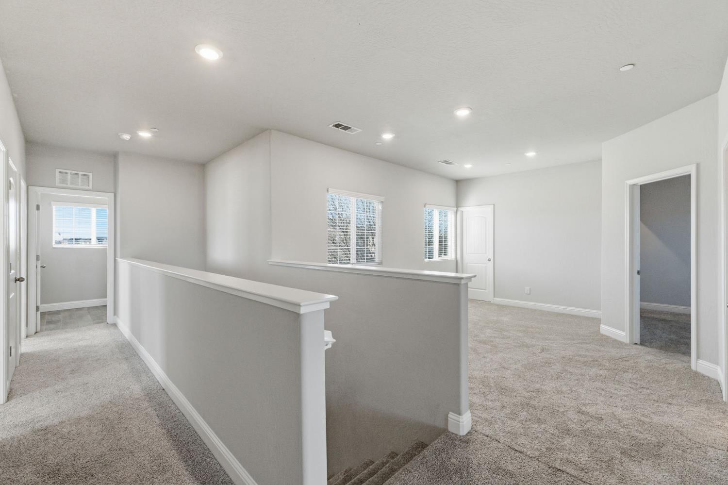 2715 Las Rosas Ave, Clovis, CA 93619