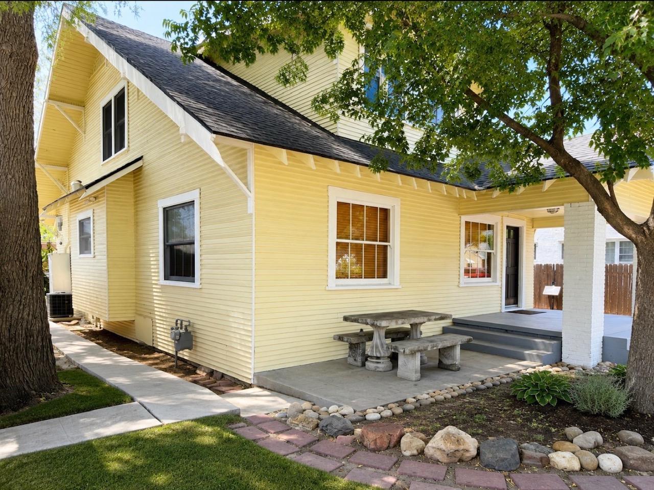 1403 N San Pablo Ave, Fresno, CA 93728