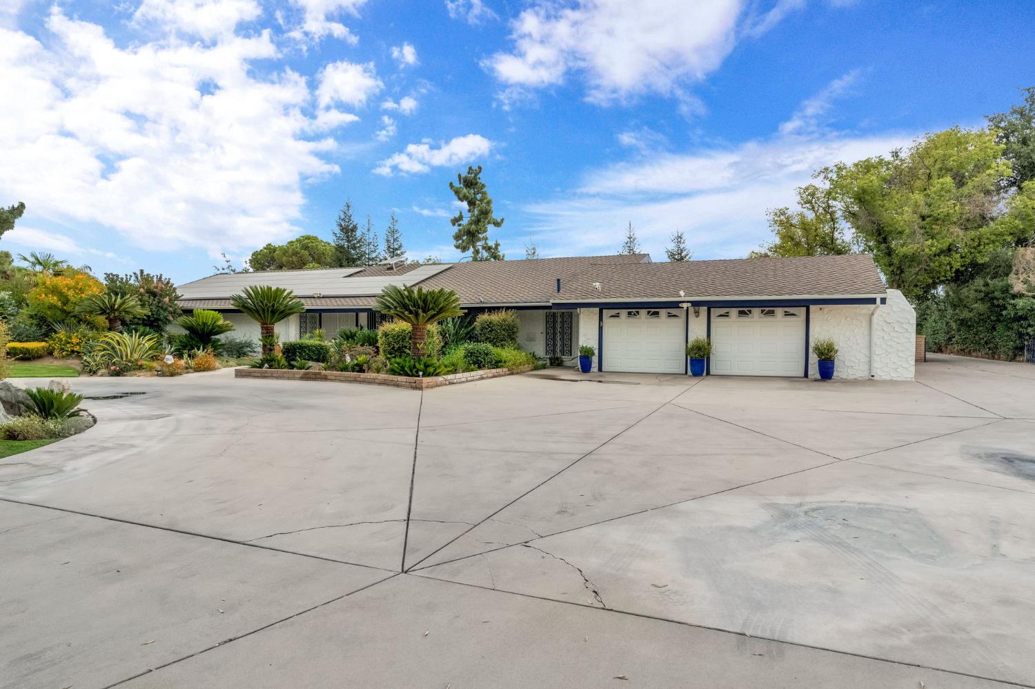 1162 S Fowler Ave, Fresno, CA 93727
