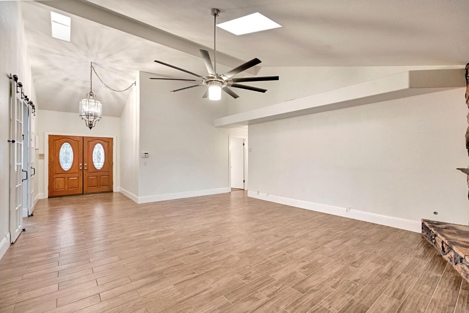 1162 S Fowler Ave, Fresno, CA 93727