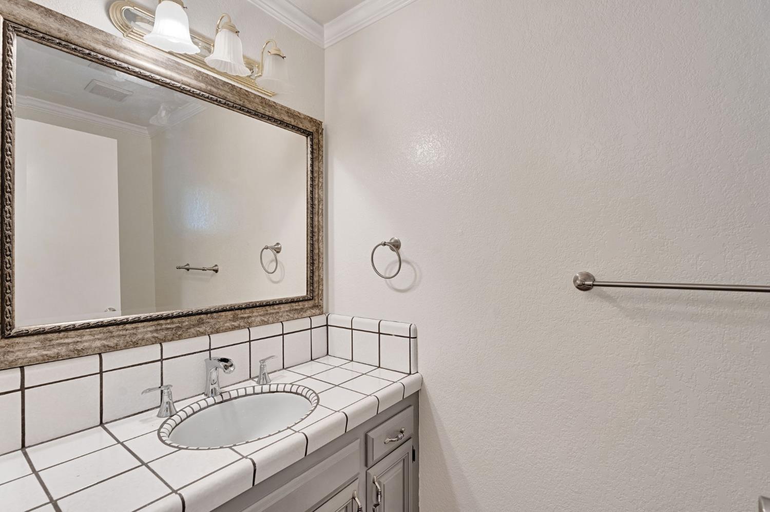 1162 S Fowler Ave, Fresno, CA 93727