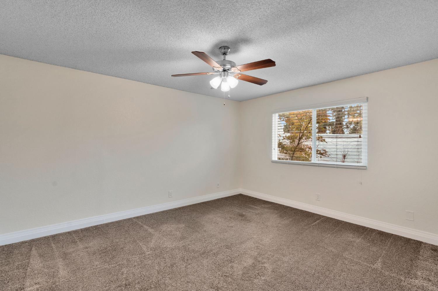 1162 S Fowler Ave, Fresno, CA 93727