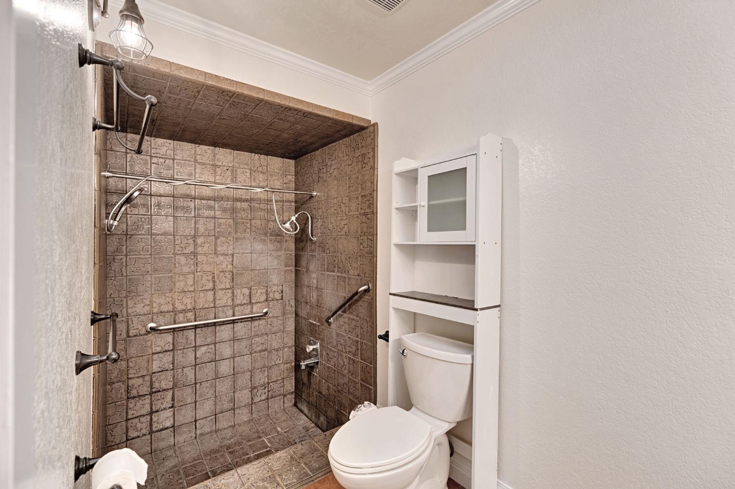 1162 S Fowler Ave, Fresno, CA 93727