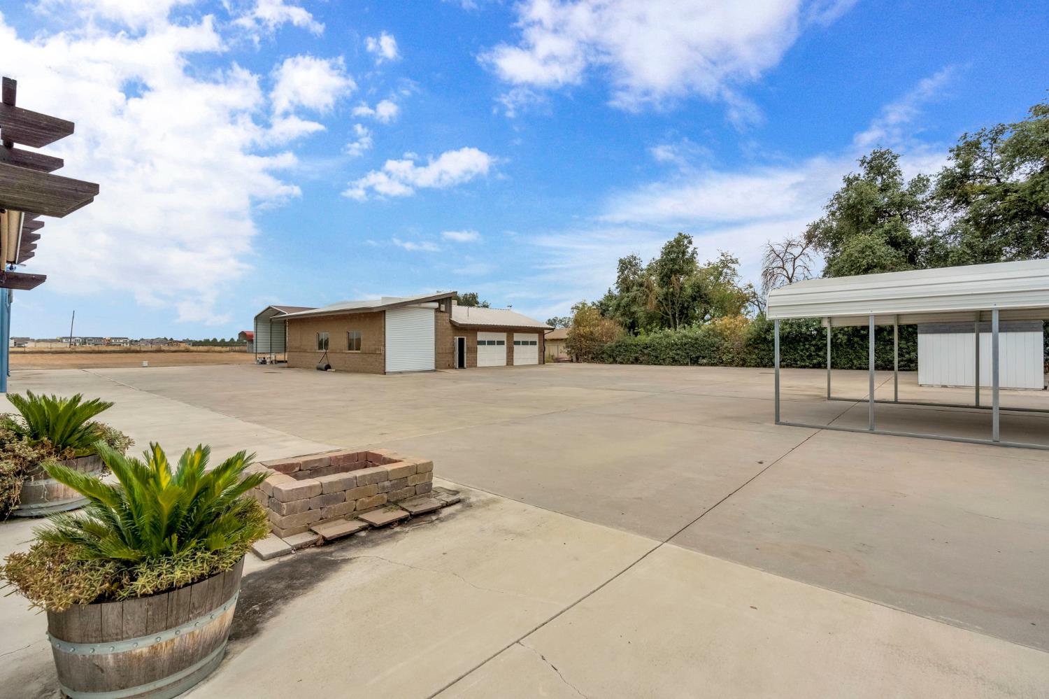 1162 S Fowler Ave, Fresno, CA 93727