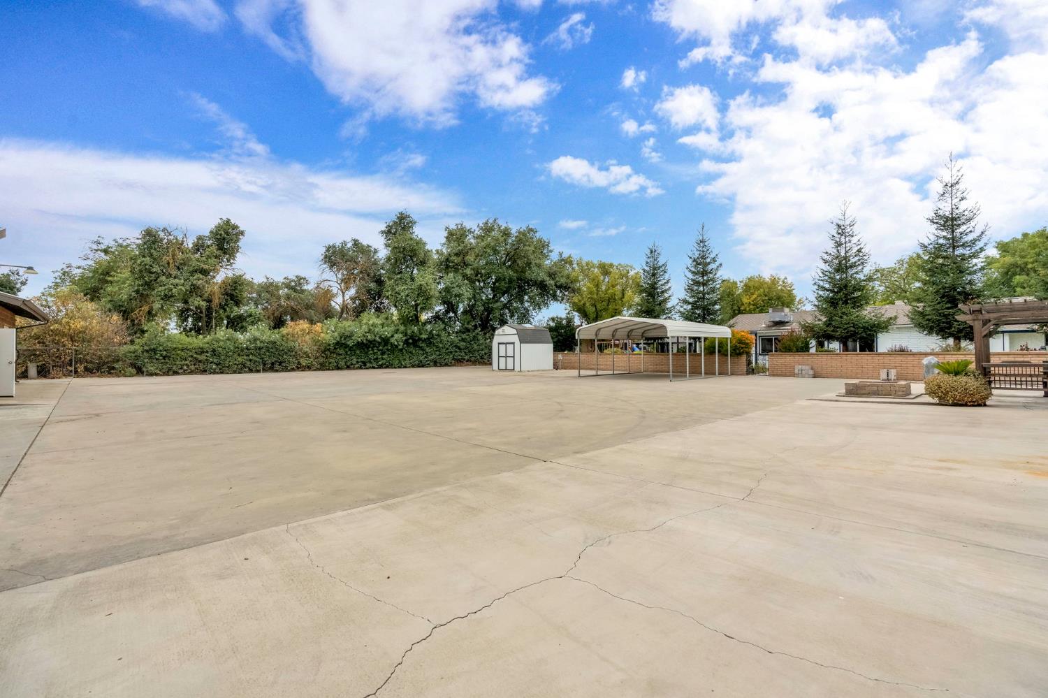 1162 S Fowler Ave, Fresno, CA 93727
