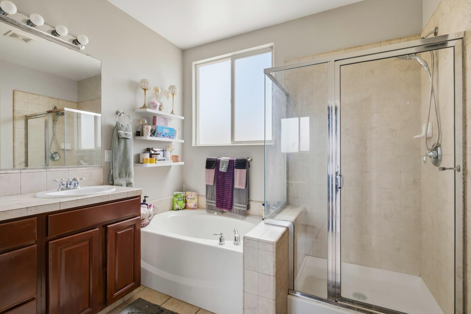 7202 Boulder Falls Ct, Bakersfield, CA 93312