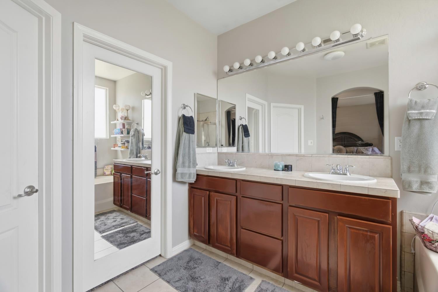 7202 Boulder Falls Ct, Bakersfield, CA 93312