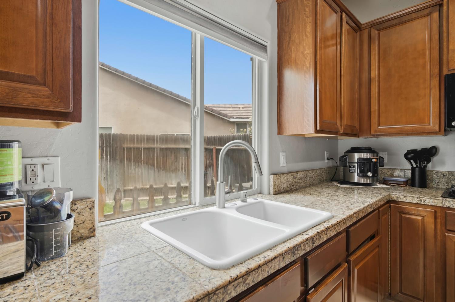 7202 Boulder Falls Ct, Bakersfield, CA 93312