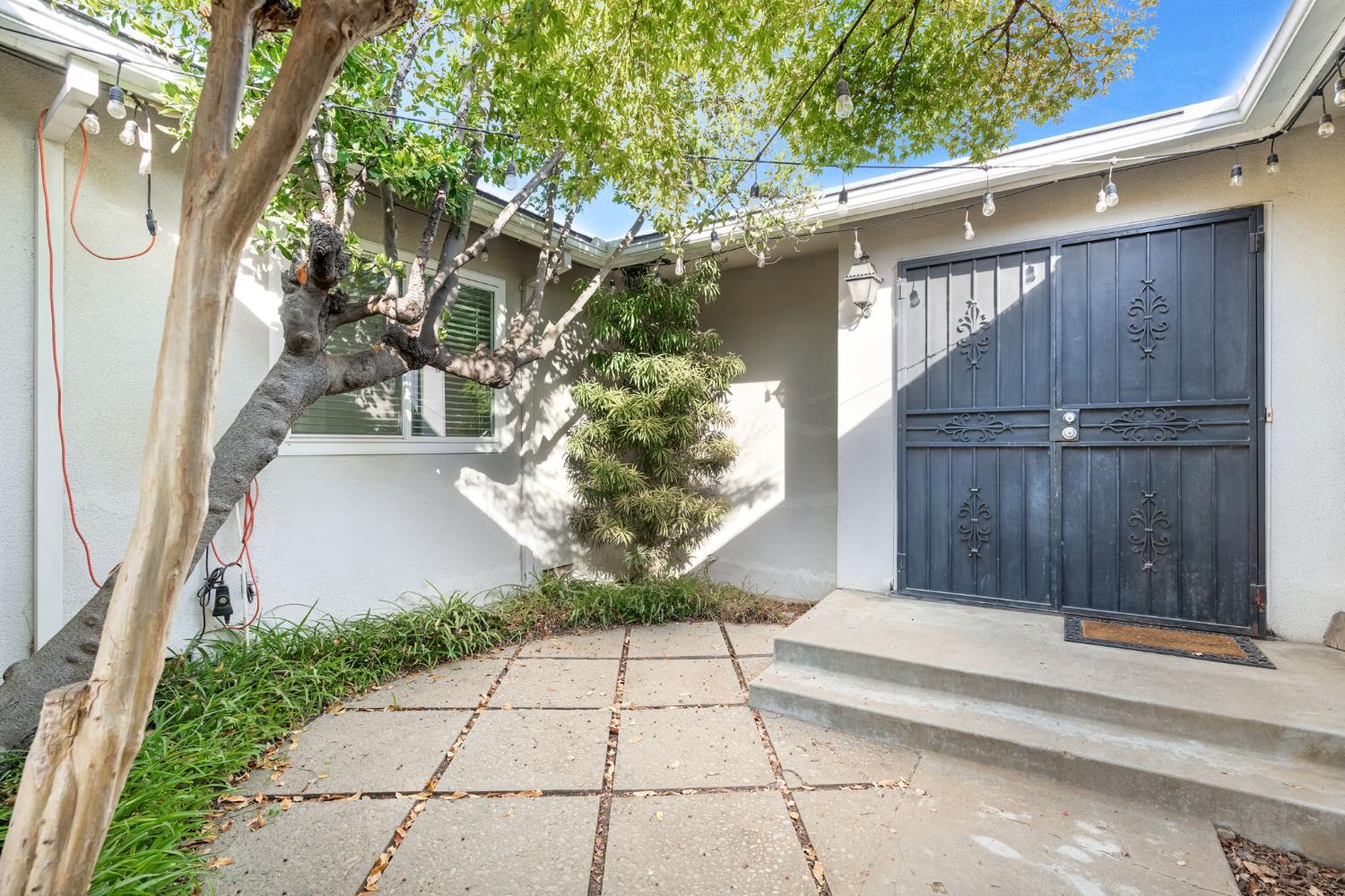 6530 N Roosevelt Ave, Fresno, CA 93704