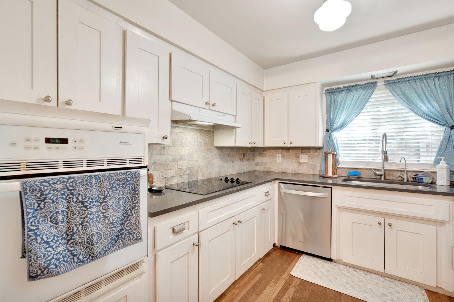 6530 N Roosevelt Ave, Fresno, CA 93704