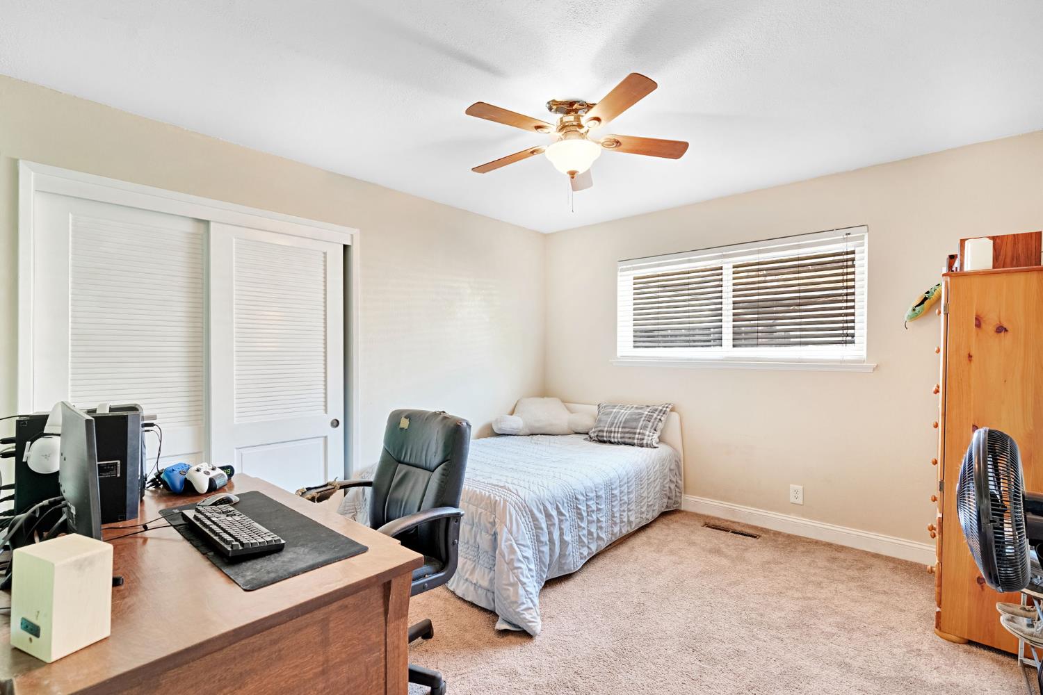 6530 N Roosevelt Ave, Fresno, CA 93704