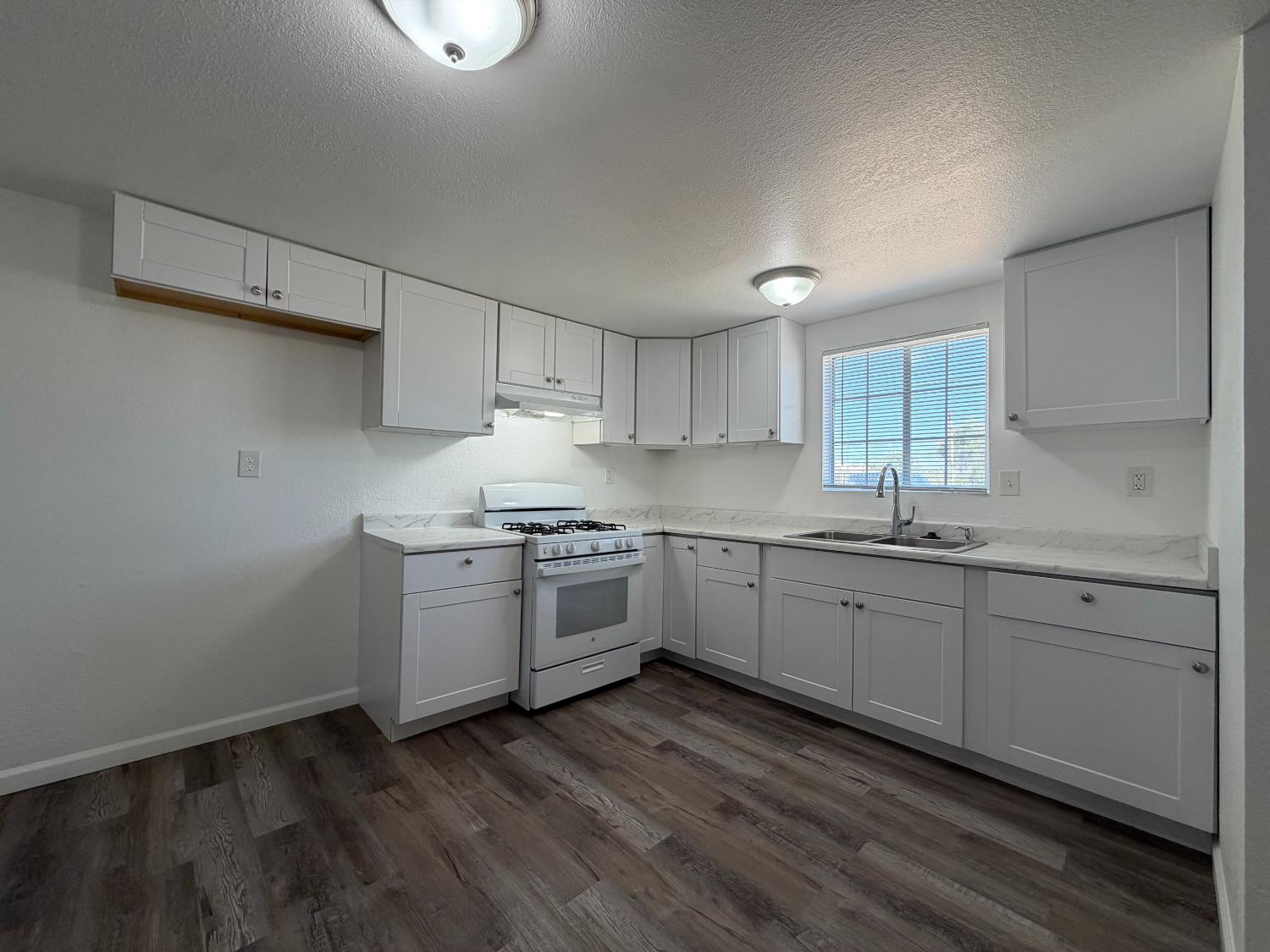 25706 Ellis St, Madera, CA 93638