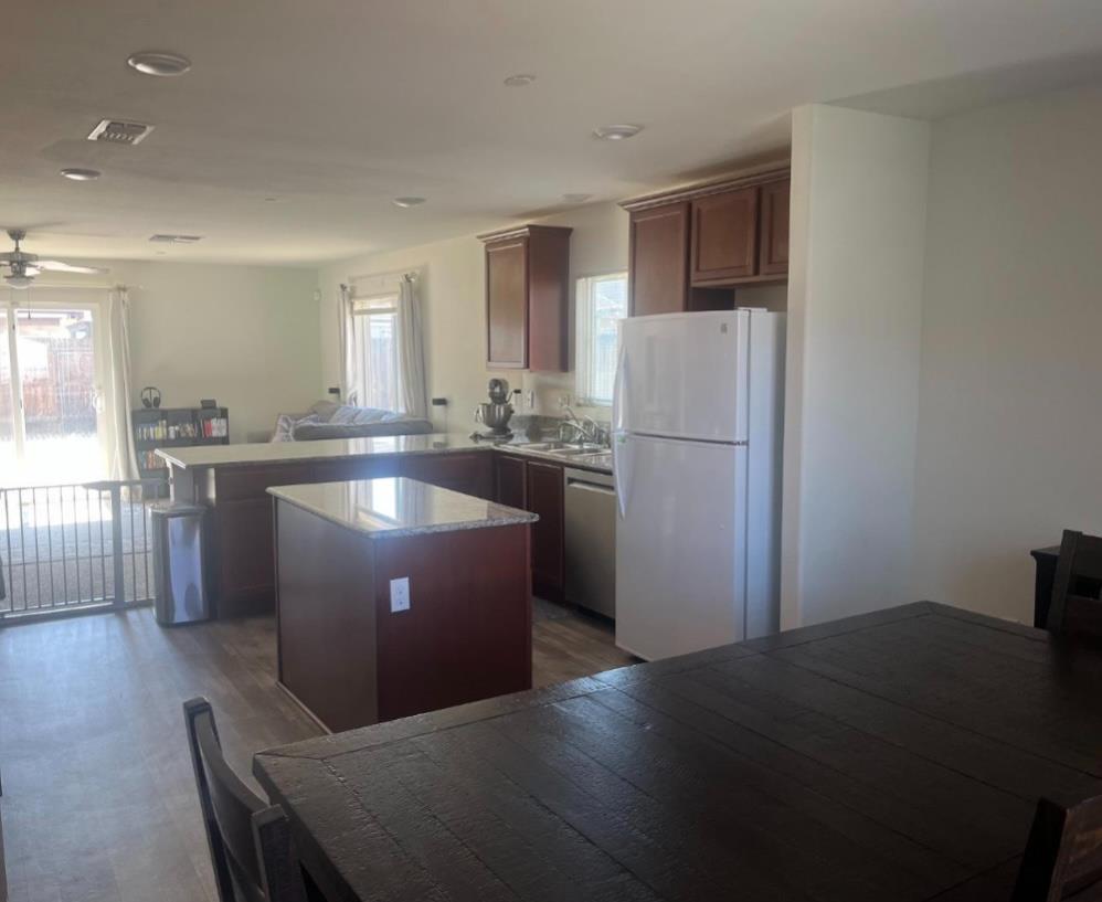 812 Reisling, Coalinga, CA 93210