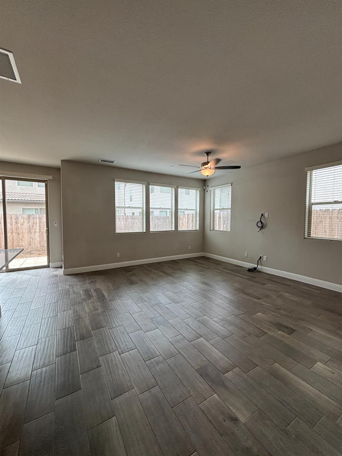 6219 E Sasha Dr, Fresno, CA 93727
