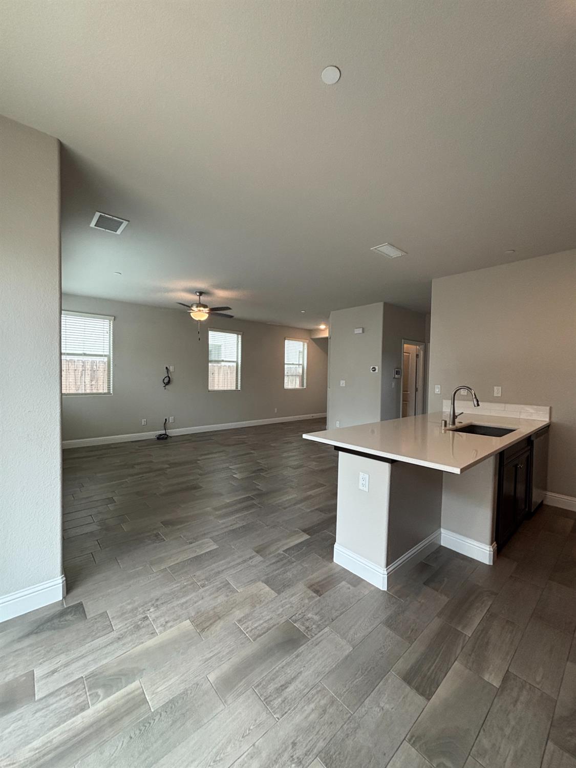 6219 E Sasha Dr, Fresno, CA 93727