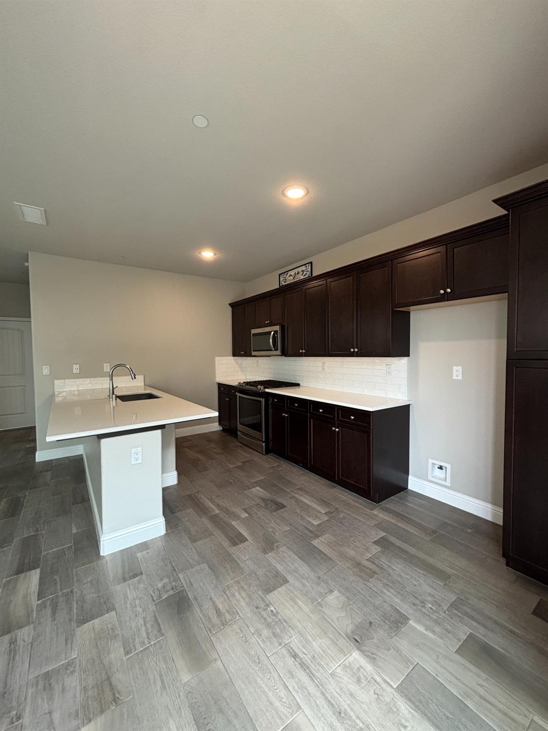 6219 E Sasha Dr, Fresno, CA 93727