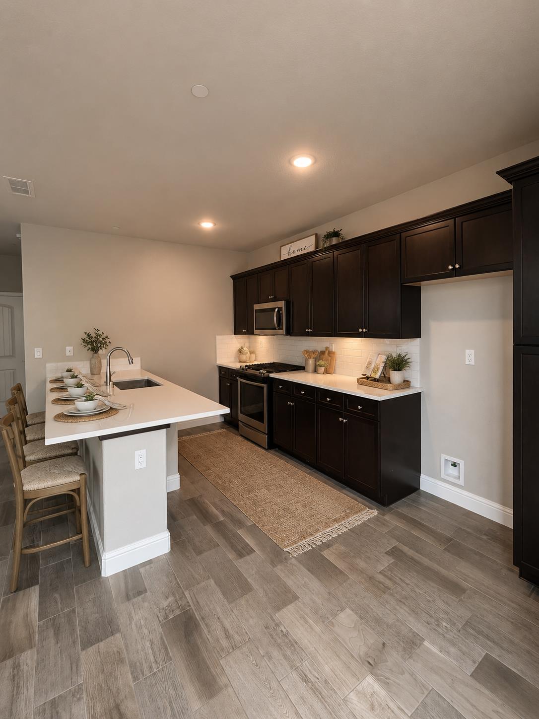 6219 E Sasha Dr, Fresno, CA 93727