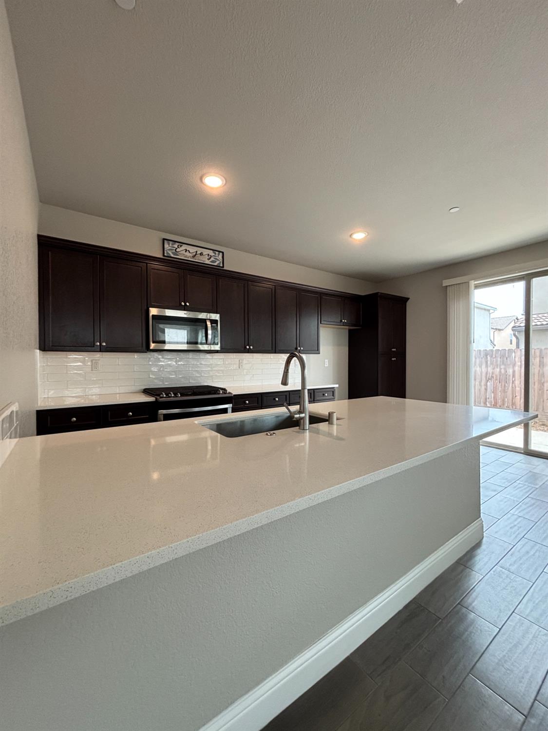 6219 E Sasha Dr, Fresno, CA 93727