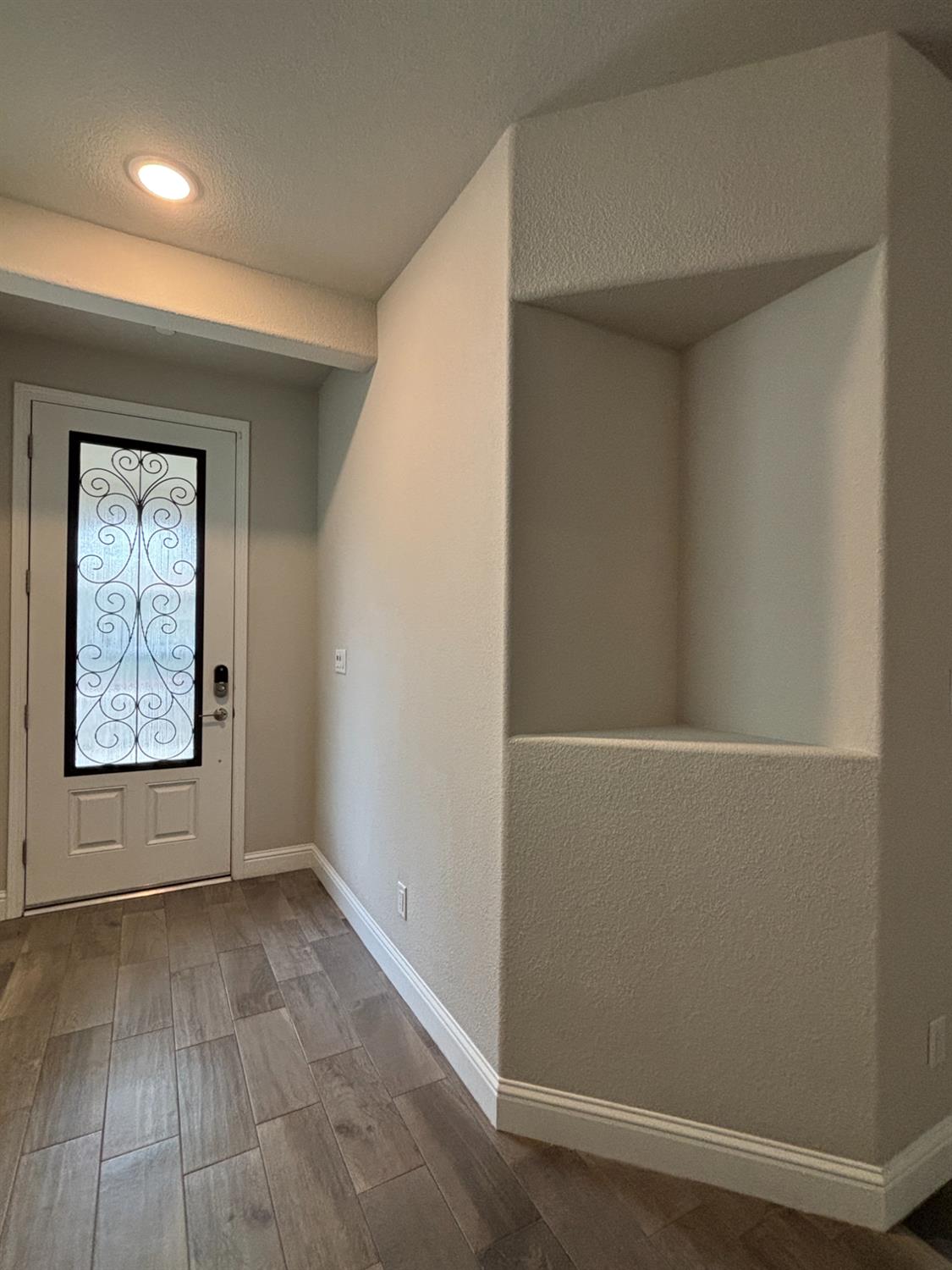 6219 E Sasha Dr, Fresno, CA 93727