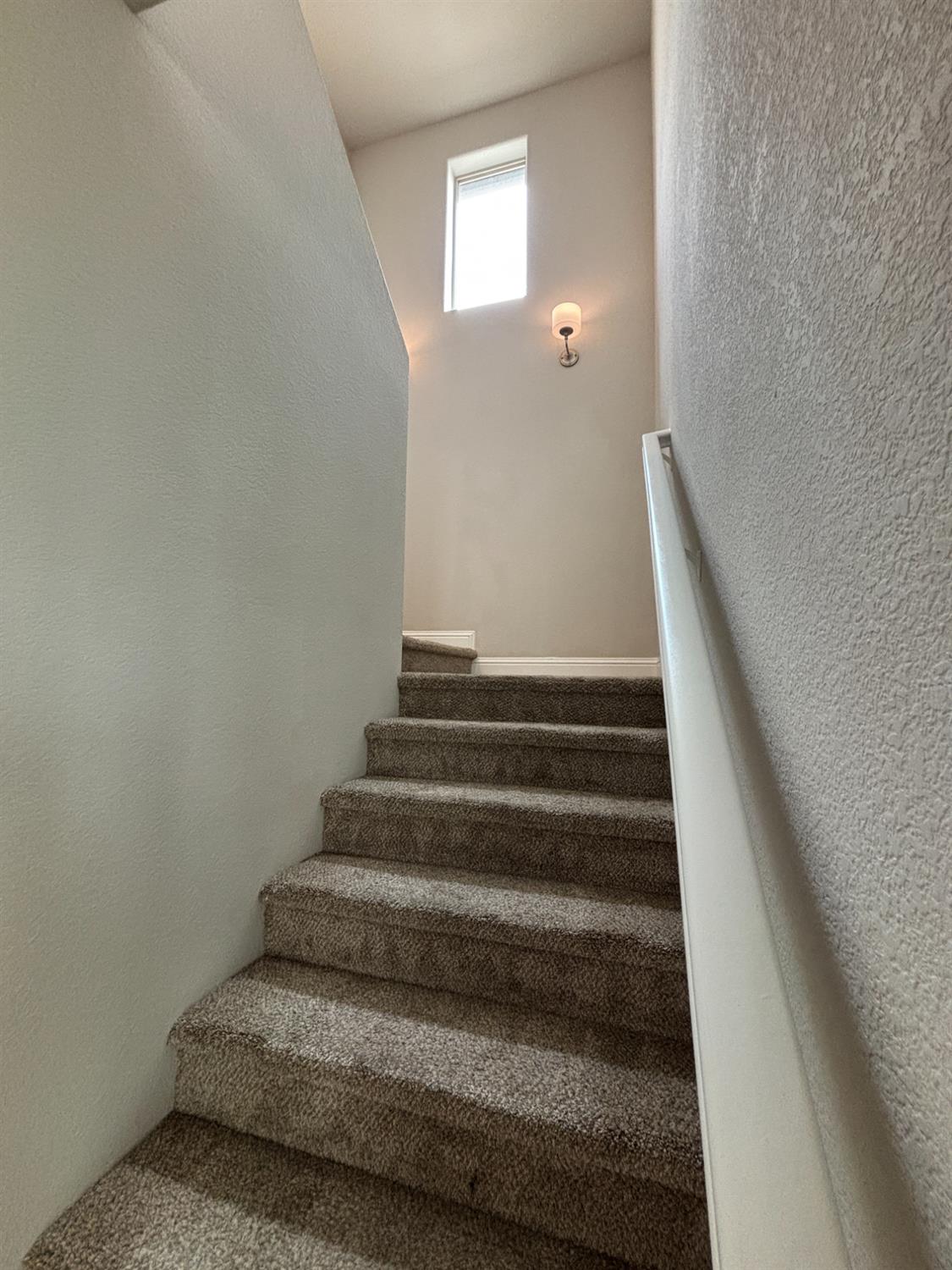 6219 E Sasha Dr, Fresno, CA 93727