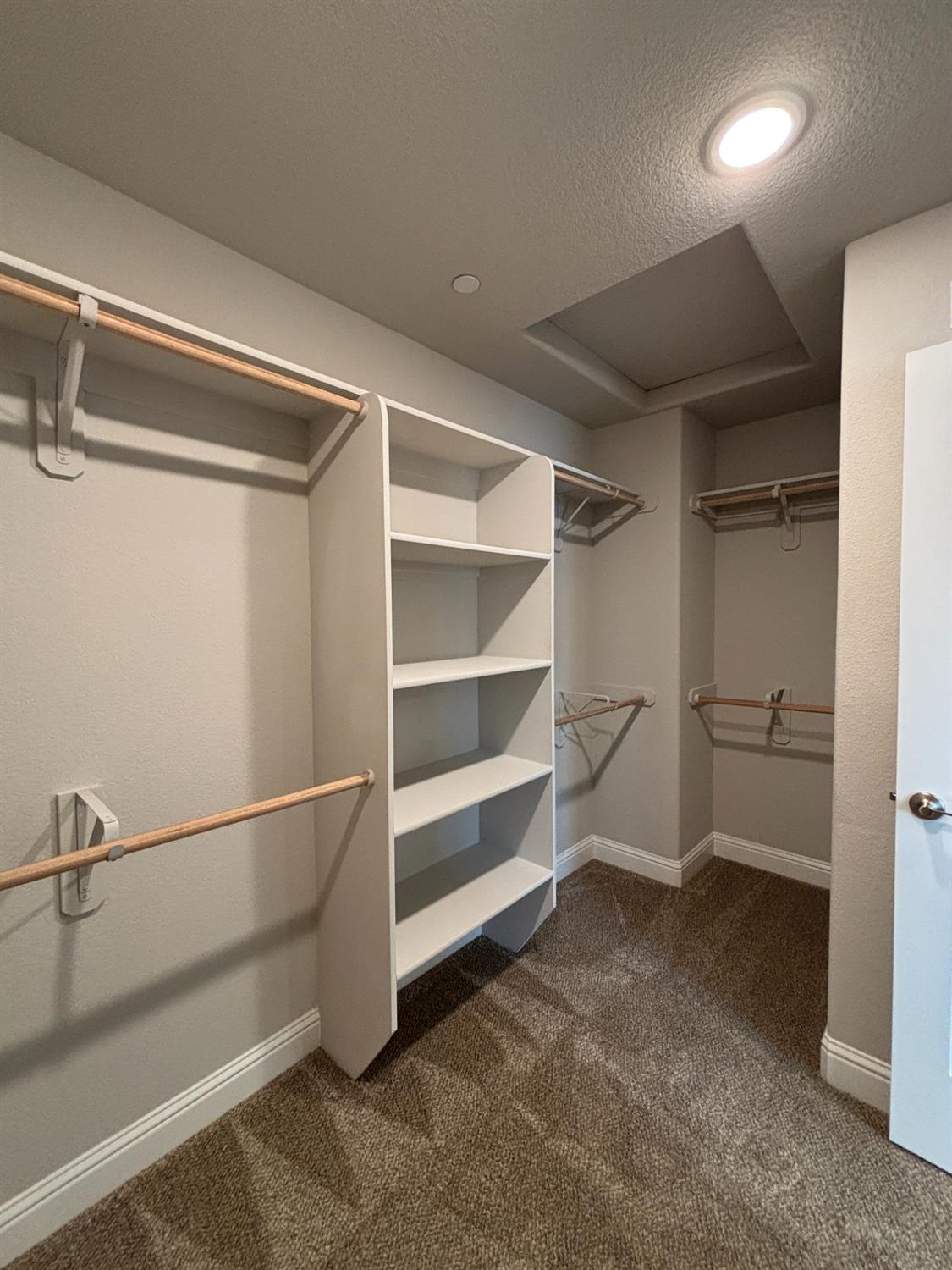 6219 E Sasha Dr, Fresno, CA 93727