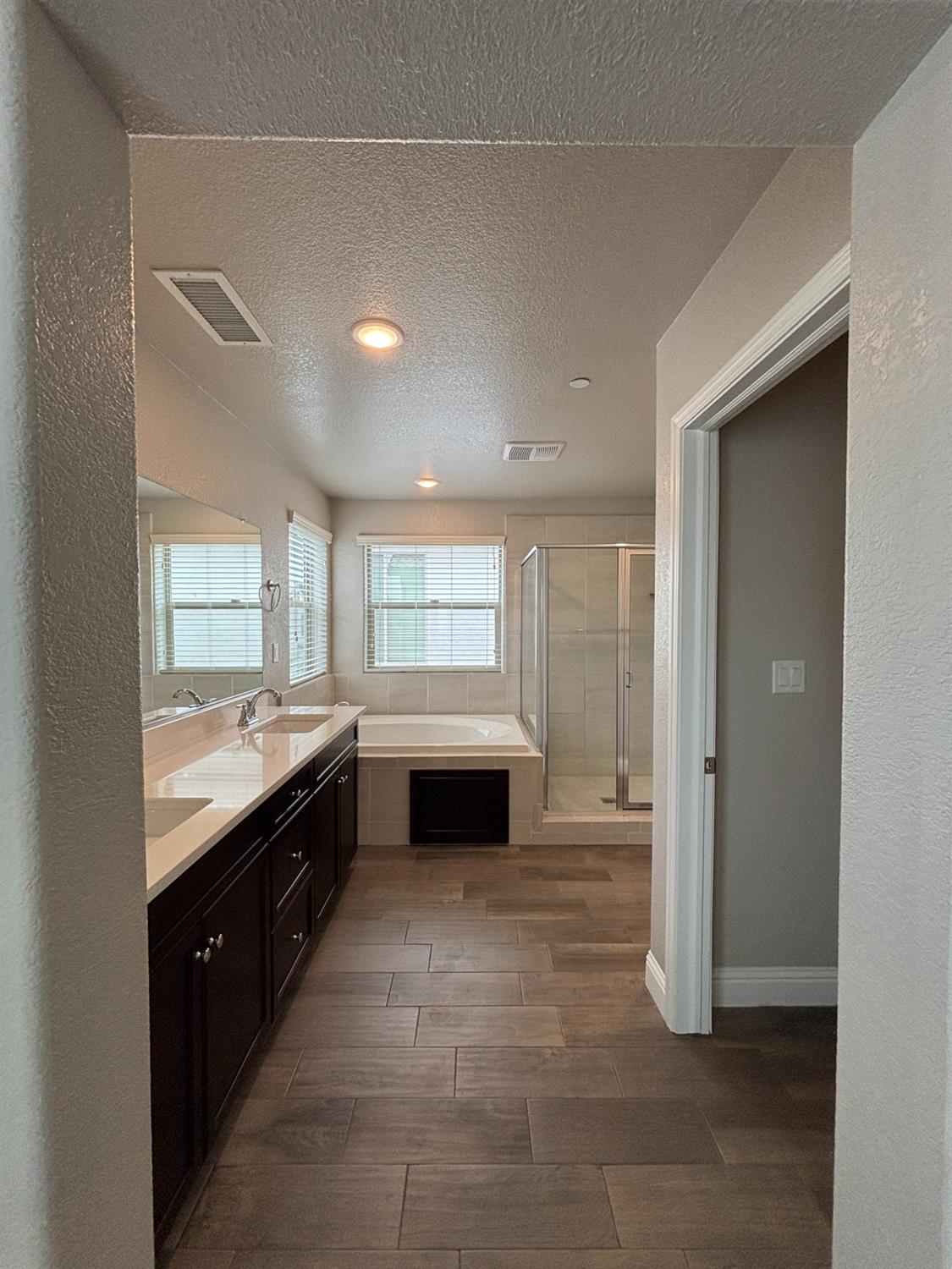 6219 E Sasha Dr, Fresno, CA 93727