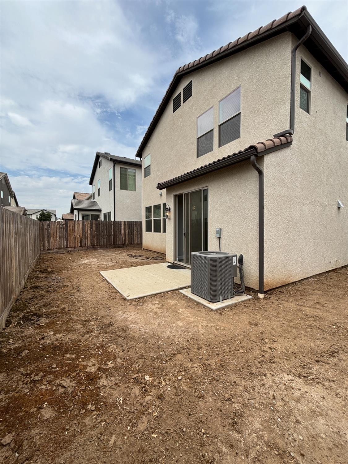 6219 E Sasha Dr, Fresno, CA 93727