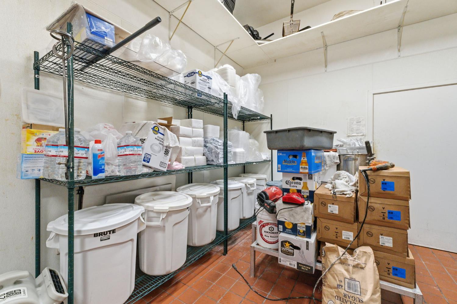 1377 W El Monte Way, Dinuba, CA 93618