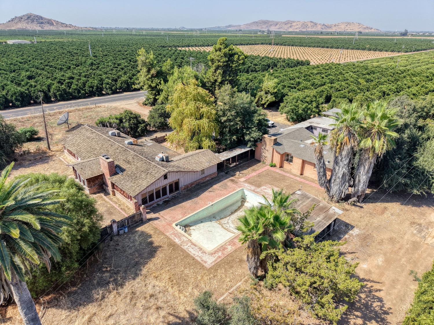 45625 Road 128, Orange Cove, CA 93646