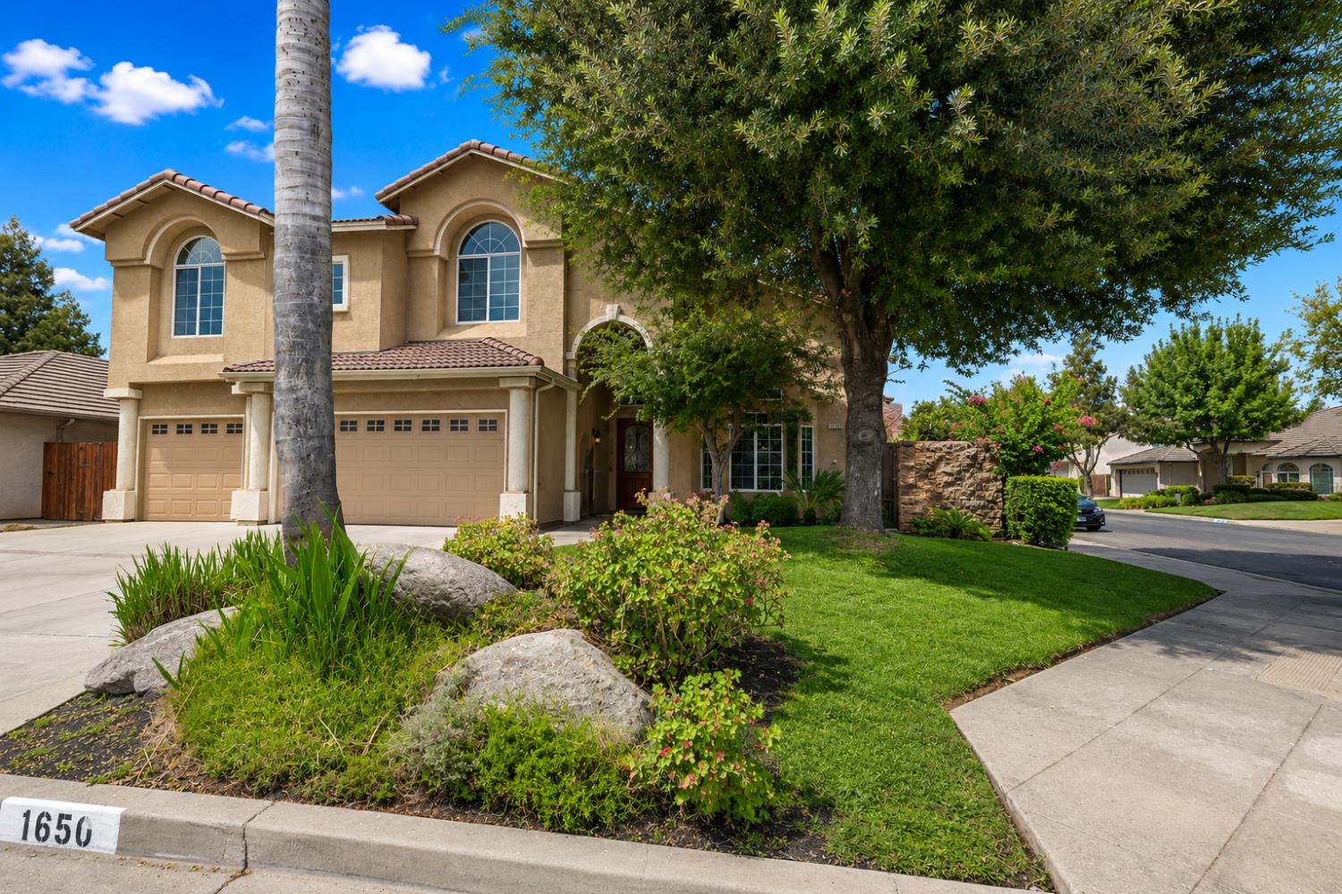 1650 E Emerald Ave, Fresno, CA 93720