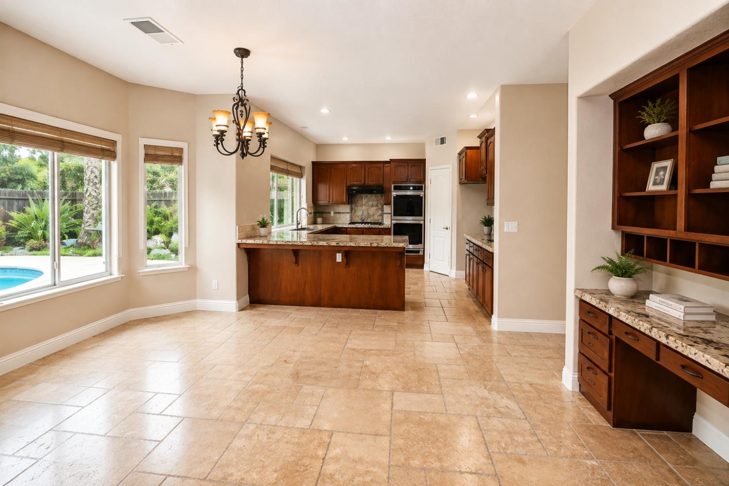 1650 E Emerald Ave, Fresno, CA 93720