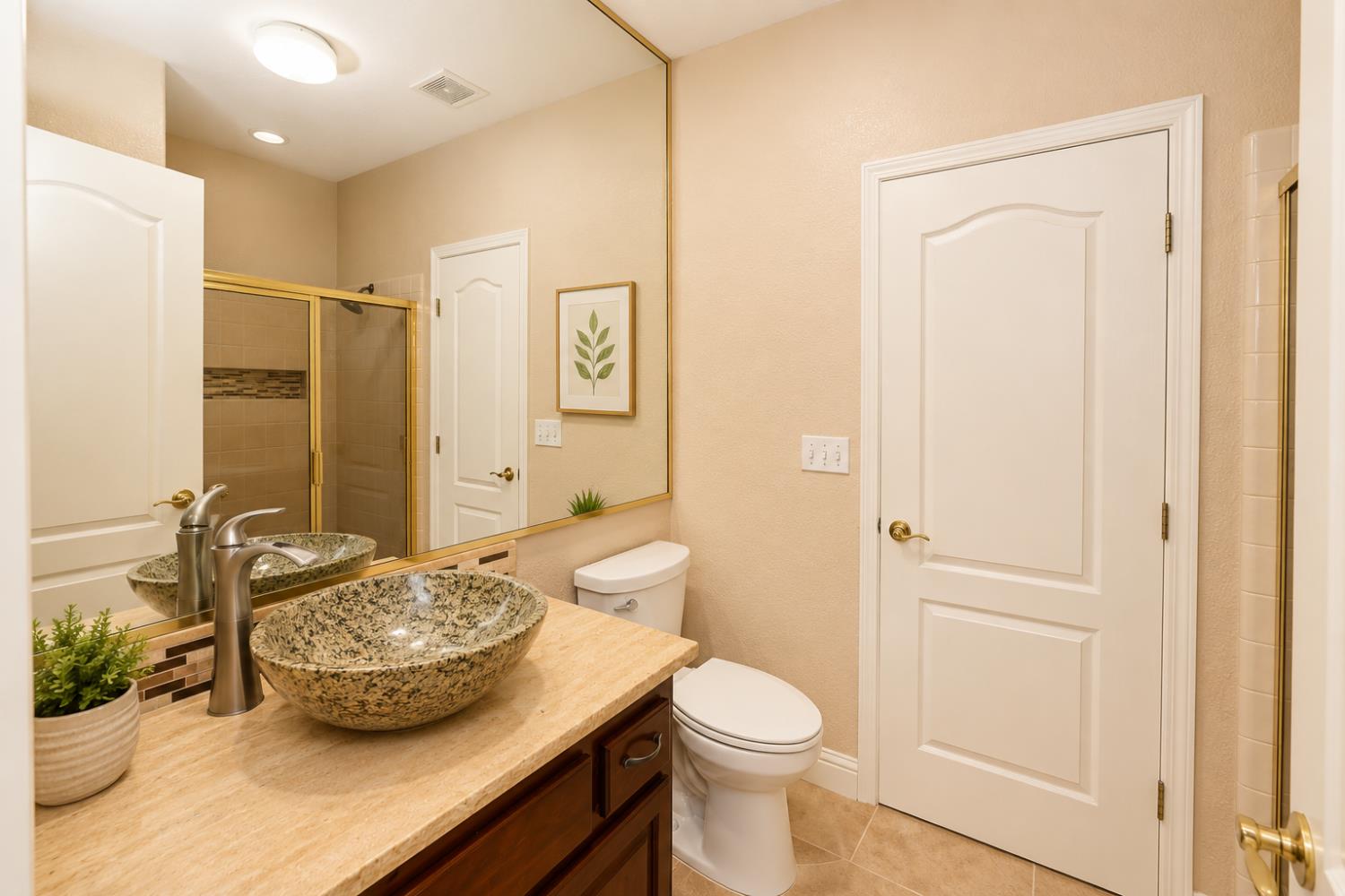 1650 E Emerald Ave, Fresno, CA 93720