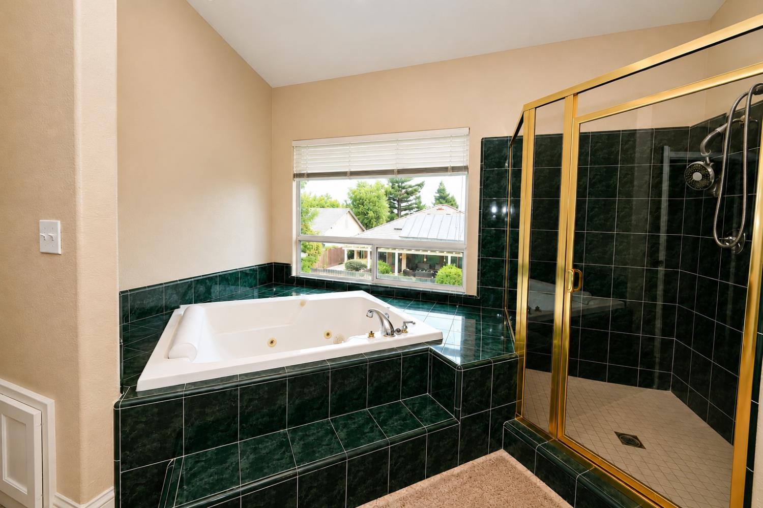1650 E Emerald Ave, Fresno, CA 93720
