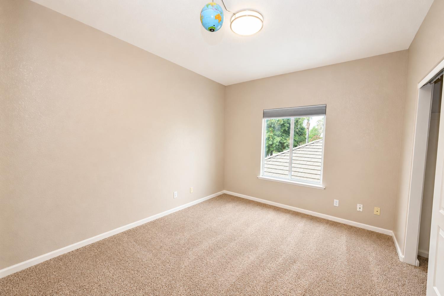 1650 E Emerald Ave, Fresno, CA 93720