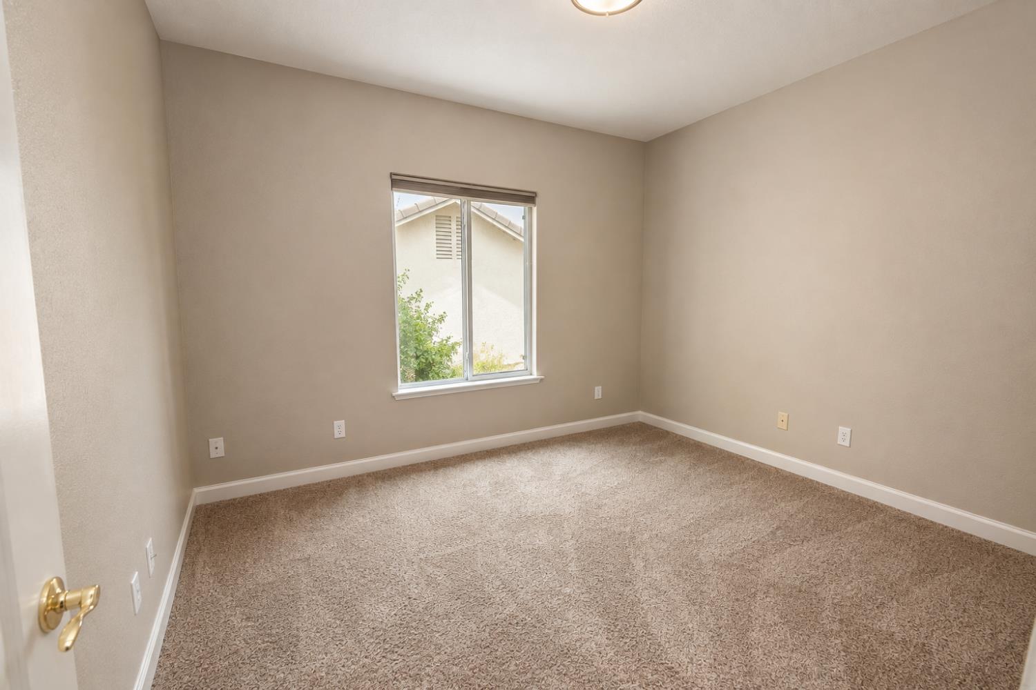 1650 E Emerald Ave, Fresno, CA 93720