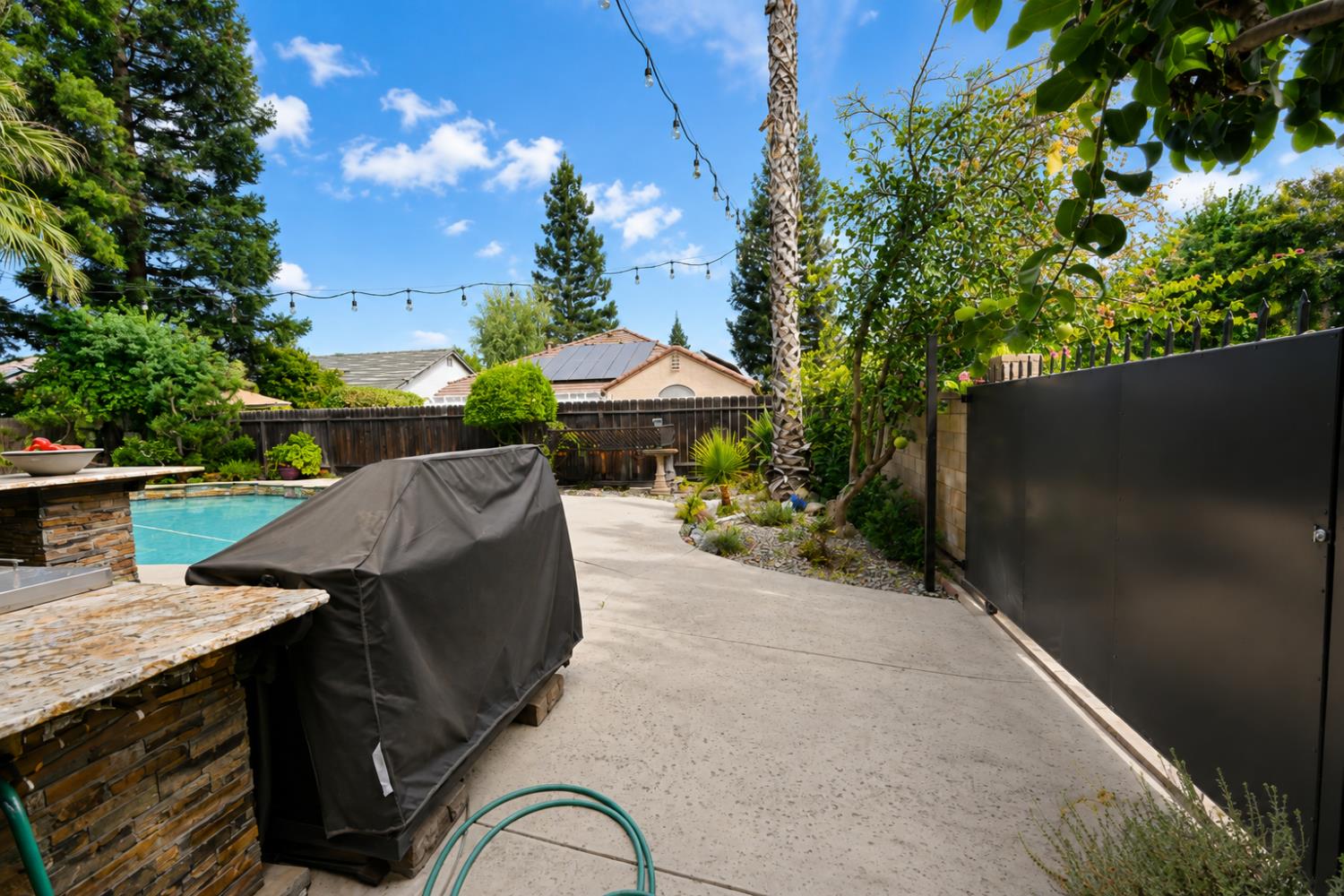 1650 E Emerald Ave, Fresno, CA 93720