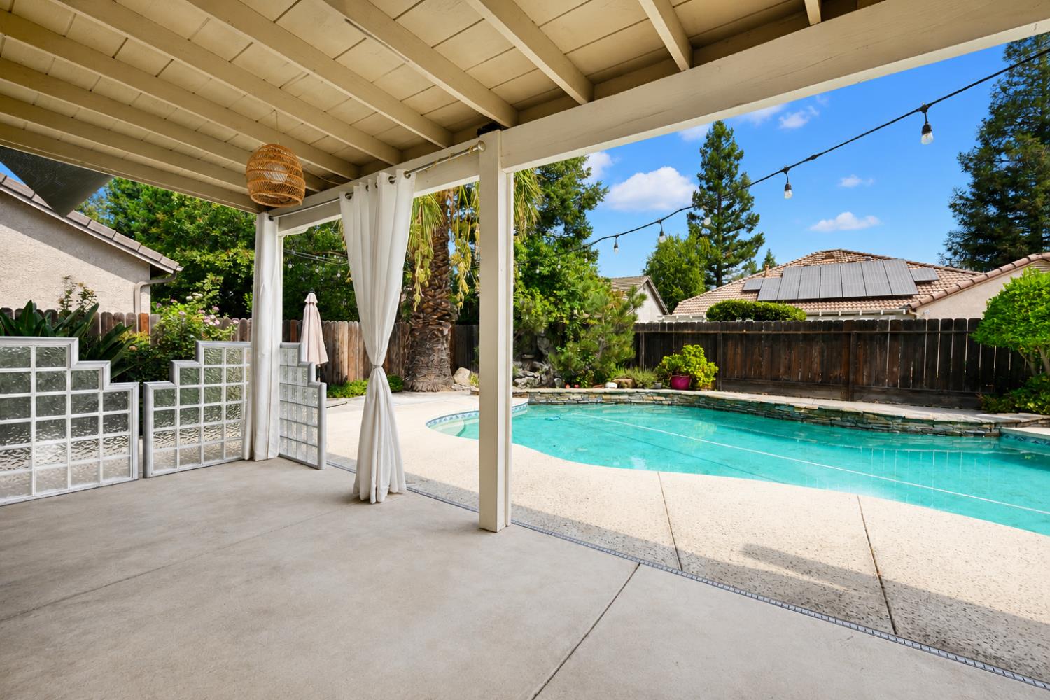 1650 E Emerald Ave, Fresno, CA 93720