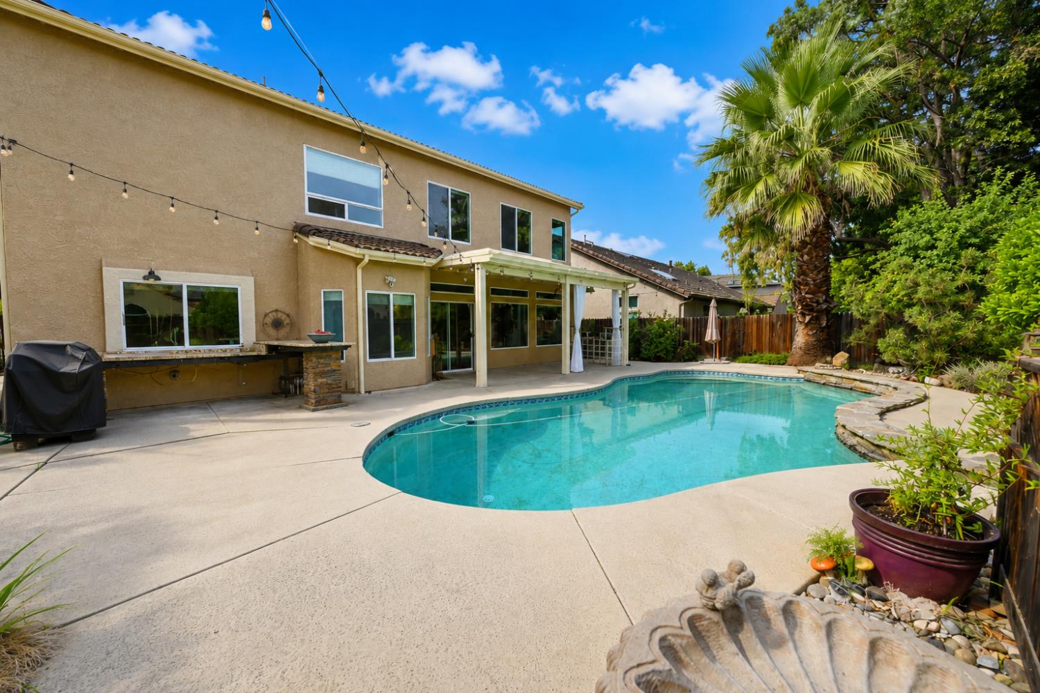 1650 E Emerald Ave, Fresno, CA 93720