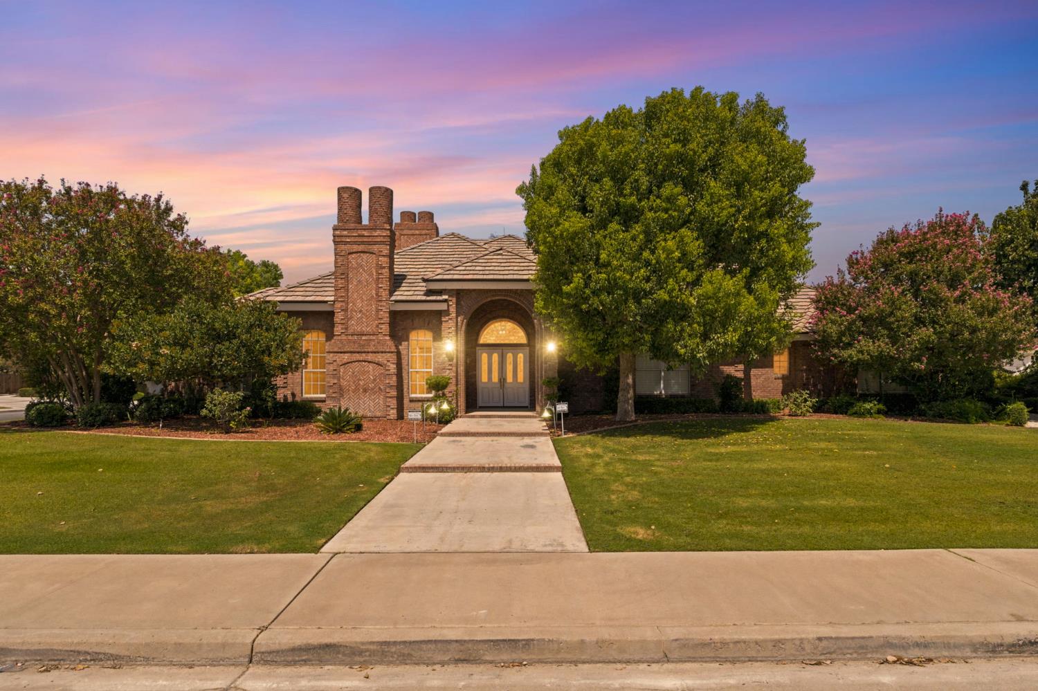 9008 Serrant Ct, Bakersfield, CA 93311